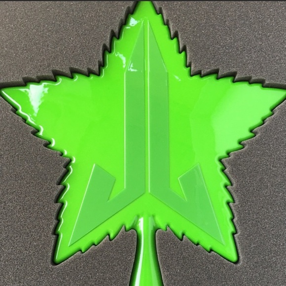 Jeffree Star 420 green leaf mirror - Picture 3 of 7